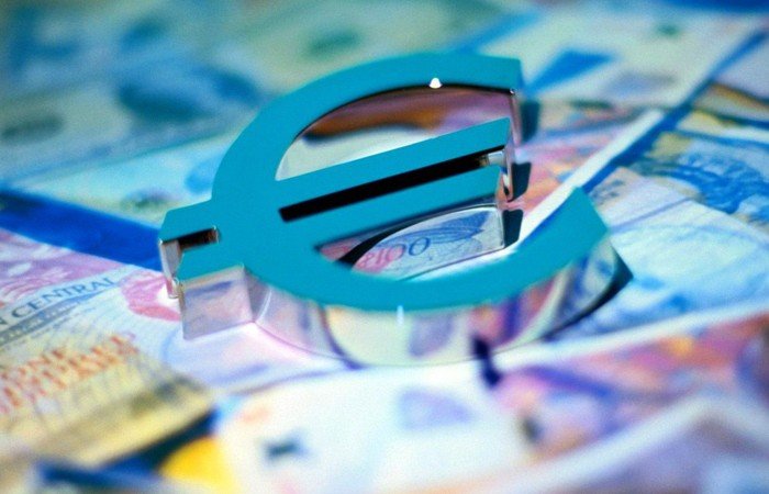 Впервые с февраля курс евро снизился до 47 рублей