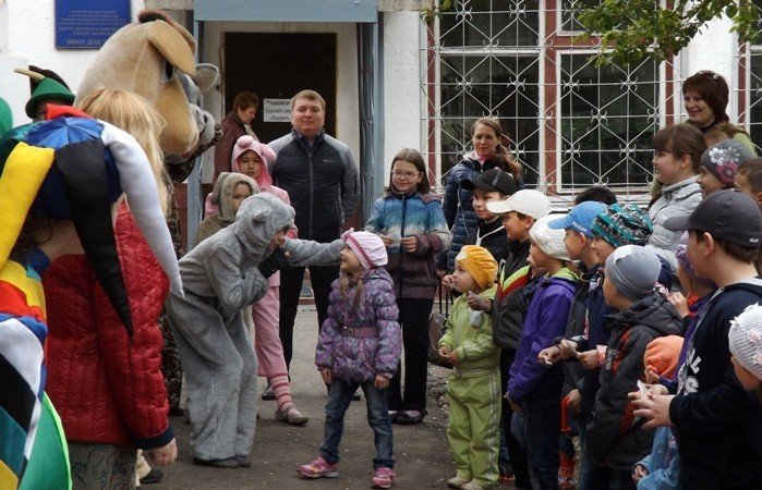 «Алтай-Кокс» помогает сотрудникам собрать детей в школу