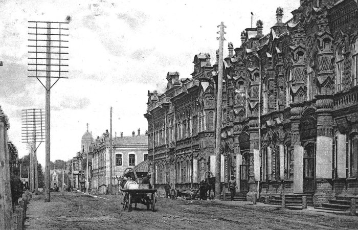 «Старая жизнь Алтая». Дореволюционные блокбастеры, штраф за покупку гречки и путешествия покойника в Бийске