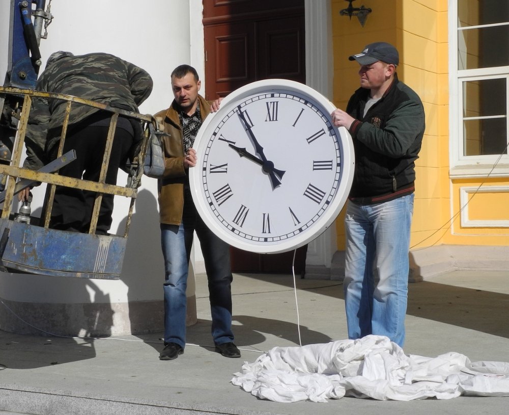 Бийские власти просят АКЗС разобраться с часовыми поясами на Алтае
