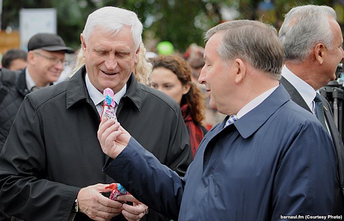 На злобу дня: Игорь Савинцев считает, что сам не виноват и сын ничего не воровал