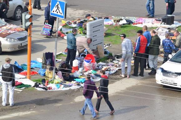 В Барнауле предпринята новая попытка убрать "барахолку" с улицы Балтийской