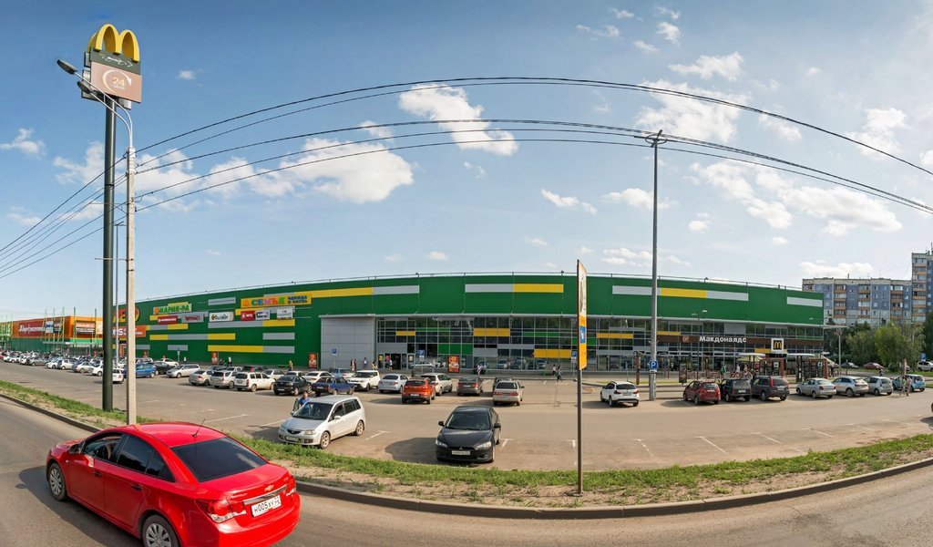 В Барнауле могут закрыть торговый центр с "Макдоналдсом"