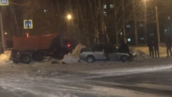 Жесткое ДТП произошло на Павловском тракте в Барнауле