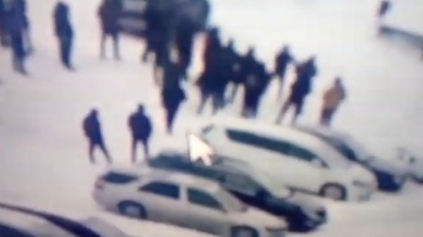 Вместо 50 - двое. Информация о массовой драке около ТРЦ "Европа" оказалась ложной
