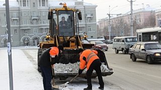 Кто должен чистить крыши от снега и наледи в Барнауле и кому все-таки жаловаться