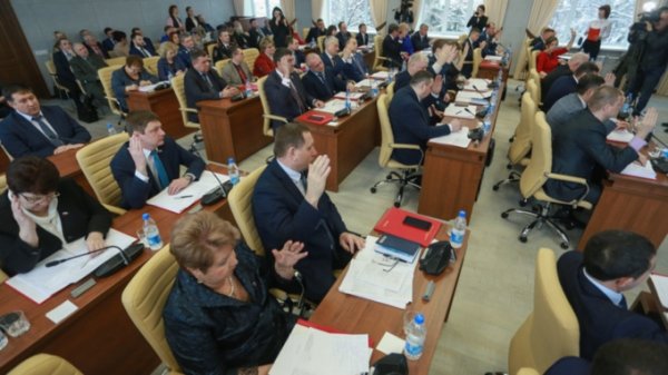 "После планерки рубашка должна быть потной". Как депутаты выбирали мэра Барнаула