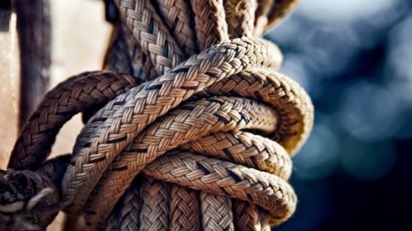 Почему 6 февраля желательно не ужинать первым и не рассказывать сны