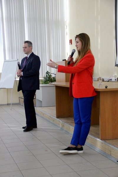 Мария Бутина взялась учить алтайских студентов кибербезопасности на «вашингтонский манер»