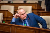 Алтайское Заксобрание на «тихой» сессии лишилось осужденных депутатов и начало готовиться к реформе Конституции
