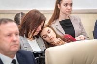 Алтайское Заксобрание на «тихой» сессии лишилось осужденных депутатов и начало готовиться к реформе Конституции