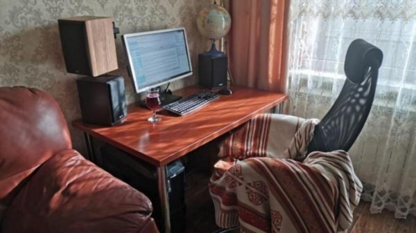 А ваша компания уходит на "президентские каникулы"? Опрос amic.ru