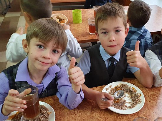 370 миллионов рублей направили на обеспечение жарким питанием обучающихся исходных классов Барнаула