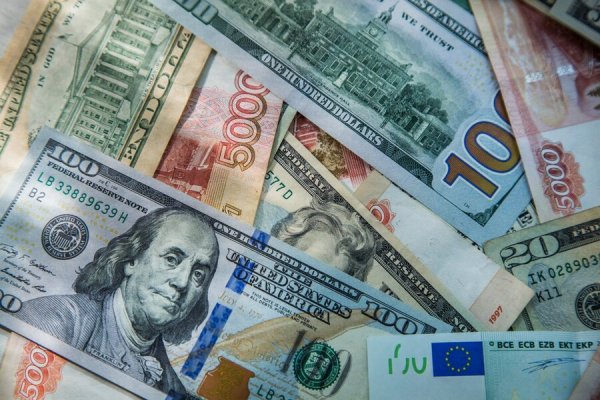 Россияне хранят на валютных счетах 35,6 млрд долларов