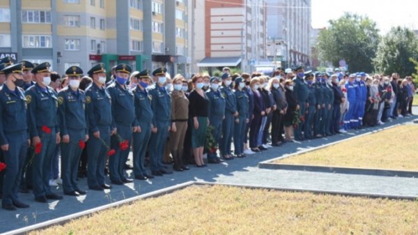 Алтайские спасатели почтили память погибшего главы МЧС Евгения Зиничева