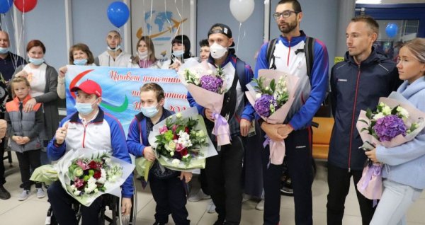 Алтайские спортсмены вернулись домой с Паралимпиады в Токио