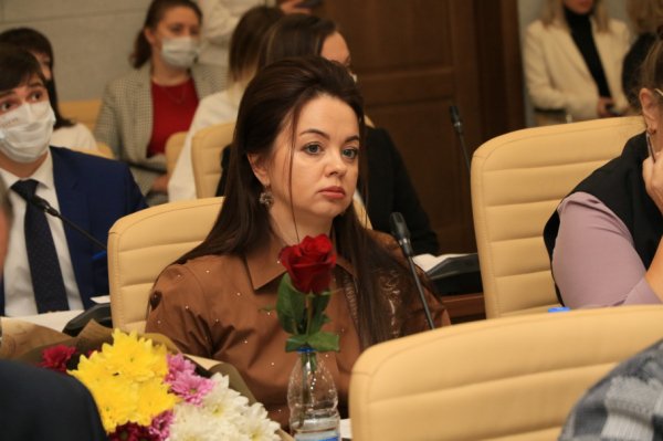 Депутаты думы Барнаула поздравили коллег с переходом в АКЗС. Фото