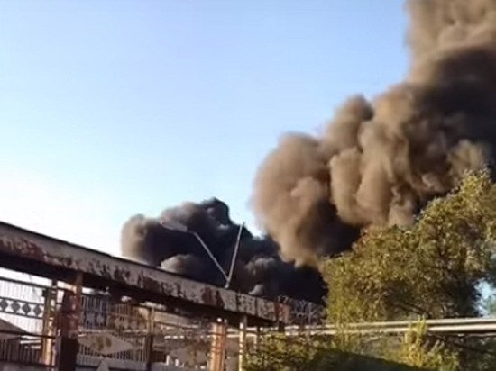 В Барнауле серьезный пожар вызвал перебои с электричеством