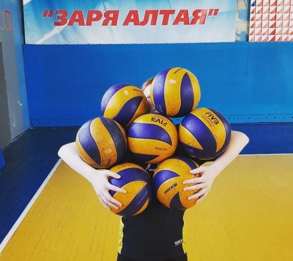 Барнаульцев зовут в выходные поиграть в волейбол