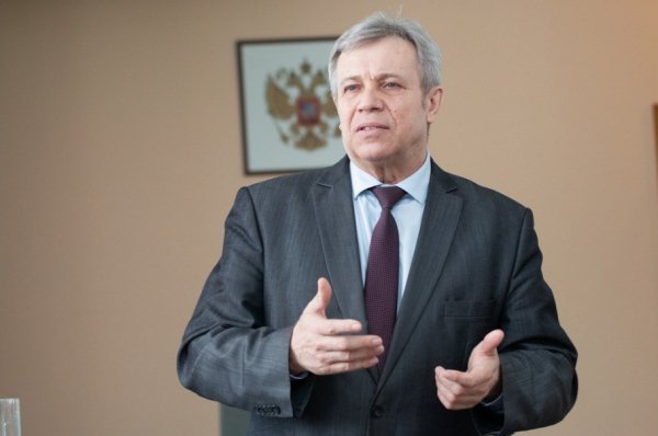 Почему замглавы алтайского минздвава Лещенко написал заявление на увольнение