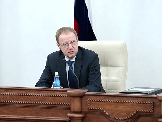 Виктор Томенко внес в АКЗС проект закона о краевом бюджете на 2022 год и плановый период 2023 и 2024 годов