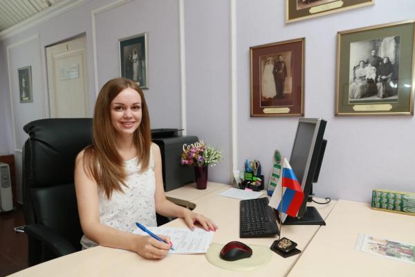 Как будут работать почтовые отделения, ЗАГСы и МФЦ в новогодние праздники в Барнауле - KP.Ru