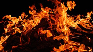 Шиномонтажка полностью сгорела минувшей ночью в Барнауле