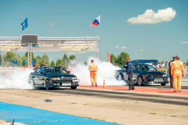 На Алтае готовятся к соревнованиям по дрэг-рейсингу