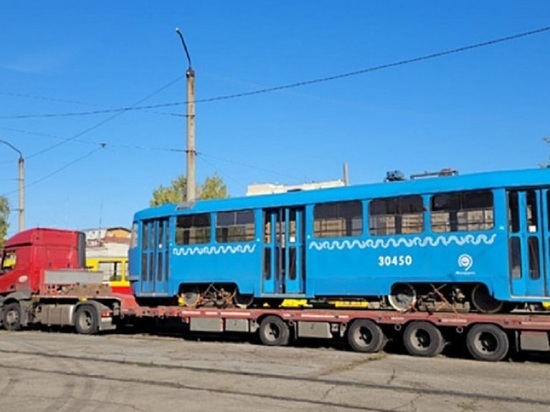 Списанные Москвой голубые трамваи добрались до Бийска