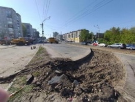 В Барнауле из-за перекрытия моста образовались огромные пробки
