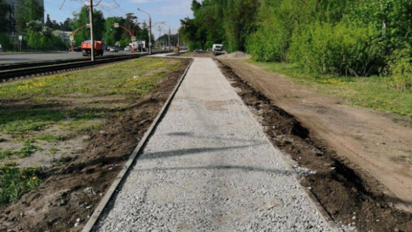 Велодорожку и тротуары строят на Горе в Барнауле