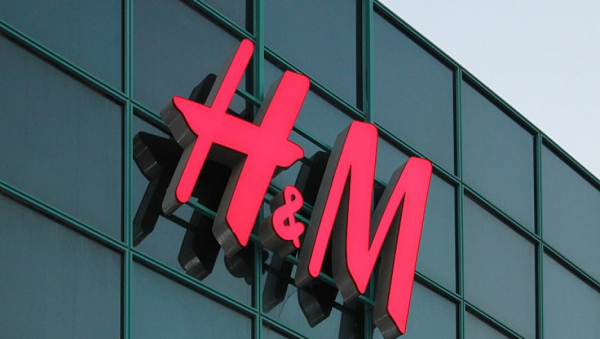 До свидания, H&M. Почему известный бренд уходит из России, и пройдут ли прощальные распродажи в Барнауле