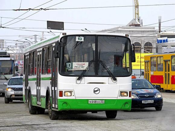 Мэрия может выгнать перевозчика с 10-го автобусного маршрута