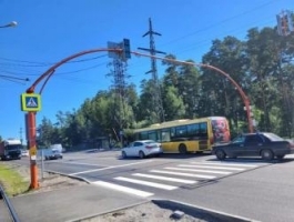 На трех перекрестках Барнаула установили светофоры