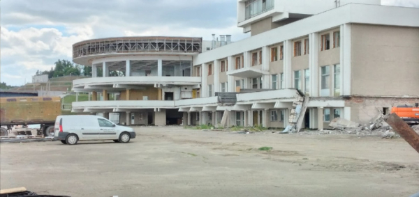 В Барнауле приступили к решительному сносу Речного вокзала
