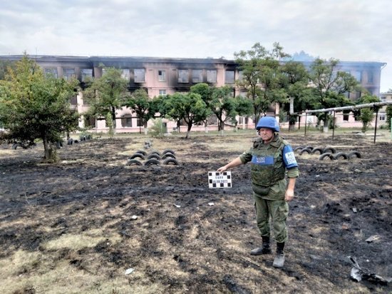 Американский снаряд разрушил возводимую строителями с Алтая школу в ЛНР