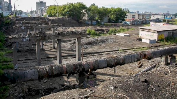 Теплотрассы вдоль моста у Нового рынка запустят позже, чем планировали