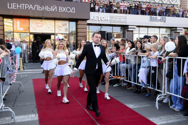Еле ноги унесли: большой фоторепортаж с боев ММА в Барнауле