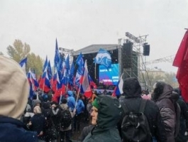 На Сахарова прошел митинг-концерт в поддержку референдумов