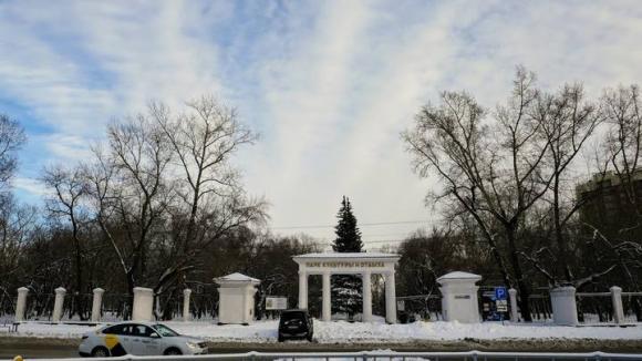 В Изумрудном парке пруд скоро доделают и наполнят водой