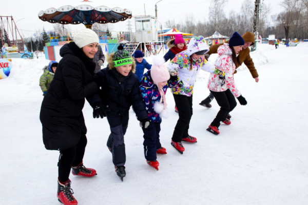 Где можно покататься на коньках в ближайшее время в Барнауле