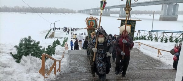 Как православные барнаульцы отмечают Крещение Господне 2023: прямая трансляция