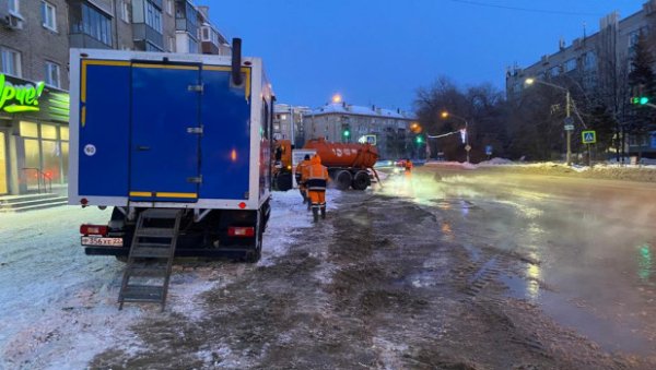 В центре Барнаула затопило проезжую часть