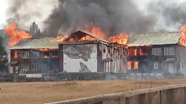 Директор и рабочий ответят в суде за сгоревшую в Республике Алтай школу