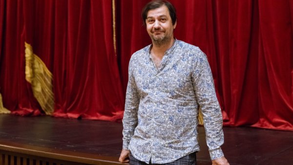 «Работа, как брак по любви. Не возражаю, если по расчету». С каким режиссером алтайская Драма «завела роман»