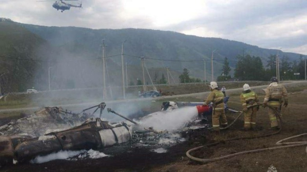 Shot: двоих без вести пропавших при крушении вертолета на Алтае нашли живыми