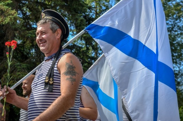 В парке «Изумрудный» в Барнауле отметили День ВМФ