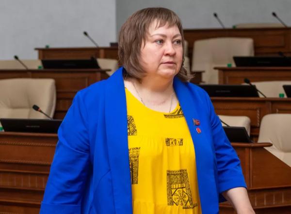 Выдвиженка на пост губернатора Алтайского края сдала документы для регистрации на выборах