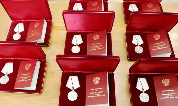 Жители СФО получили благодарности и награды от президента России