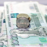 Россиян с зарплатой больше 100 тысяч рублей стало больше